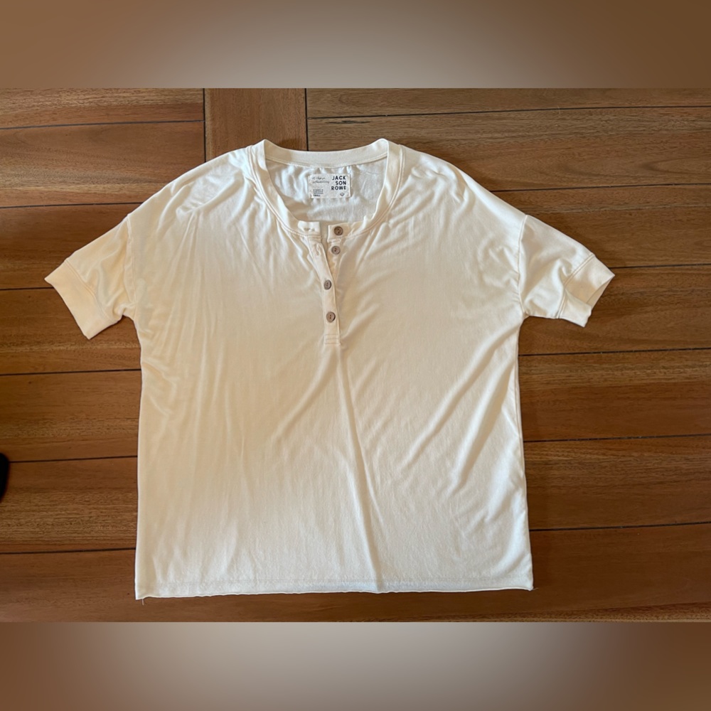 Jackson Rowe soft tee shirt